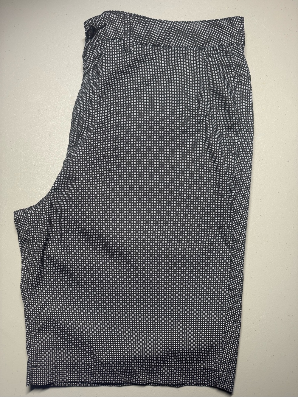 Johnnie-O Prep-Formance Smails Golf Shorts 33 geometric print